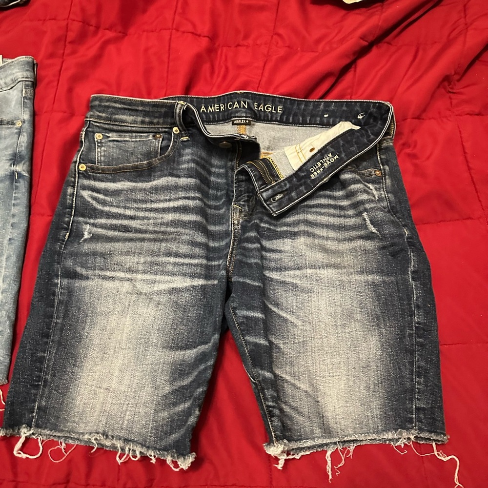AMERICAN EAGLE SHORTS SIZE 36 $25